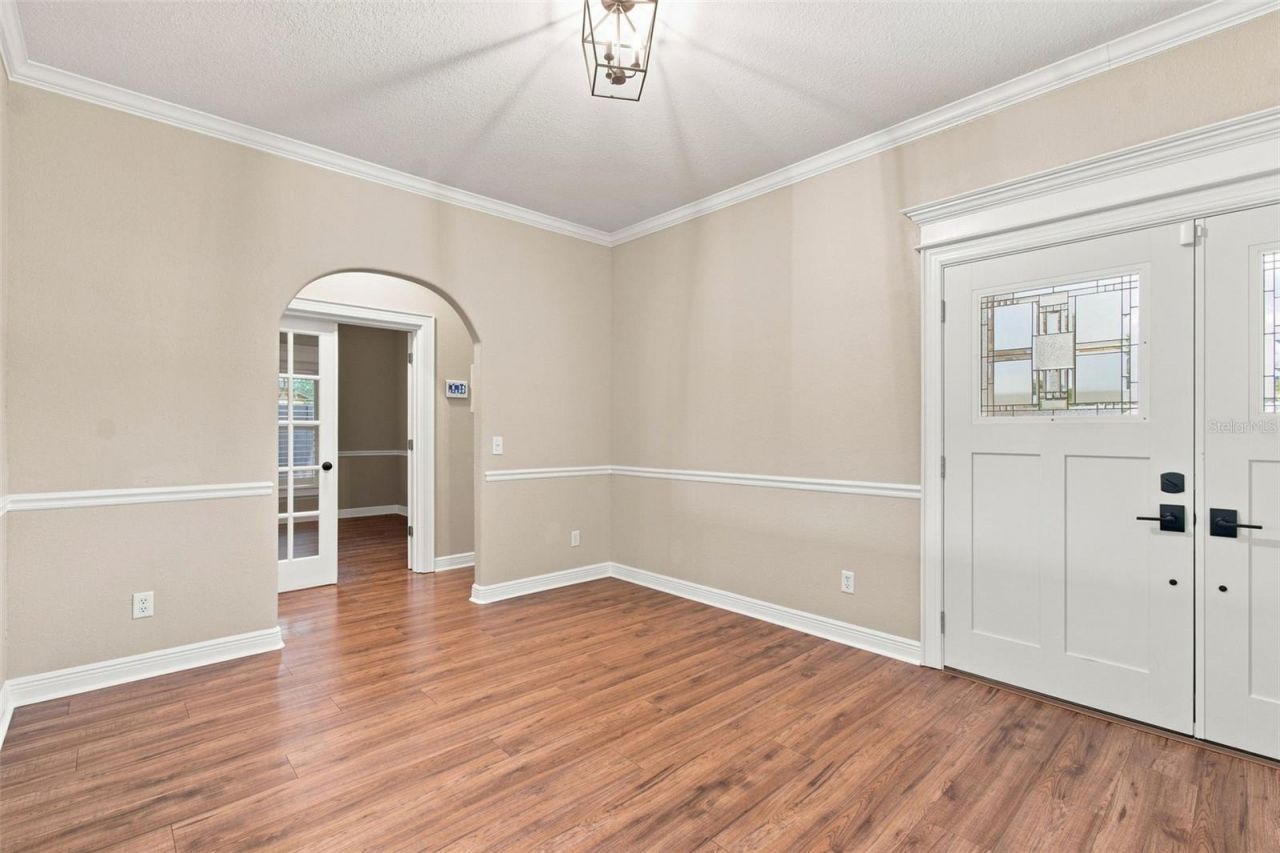1109 S Pine Lake Drive, Tampa, FL 33612 Photo
