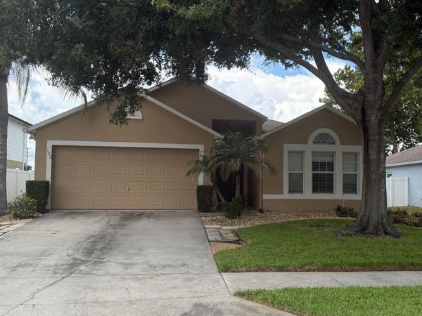 122 ROYALTY CIRCLE , SANFORD, FL 32771