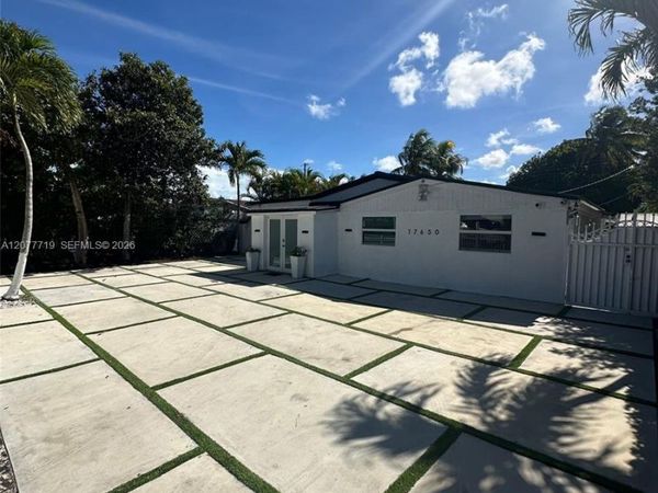 17650 NE 19th Ave , North Miami Beach, FL 33162