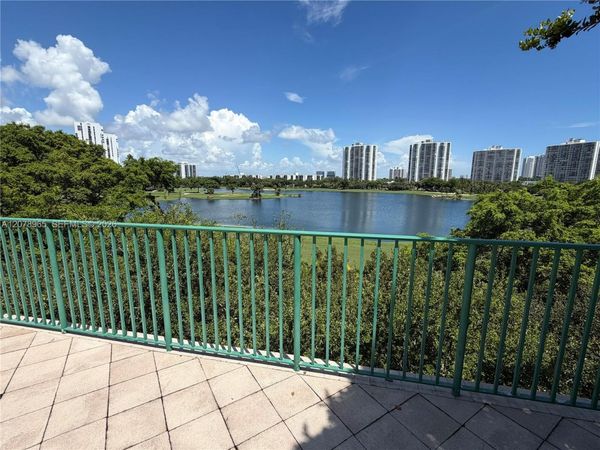 Unit 718, Aventura, FL 33180