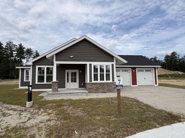 61 Whispering Pines Place, Unit #7, Conway, NH 03860