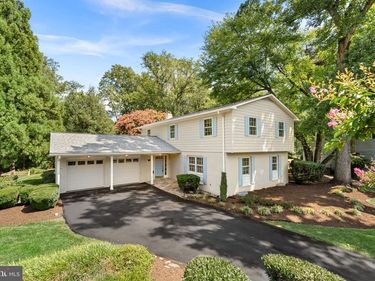 3241 BETSY LANE , OAK HILL, VA 20171