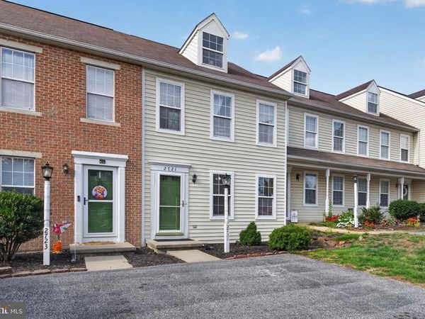 2721 WOODMONT DRIVE, YORK, PA 17404