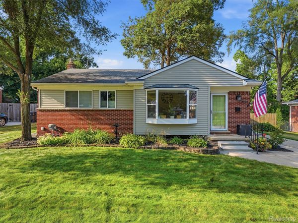 8420 Northfield Boulevard, Oak Park, Mi 48237