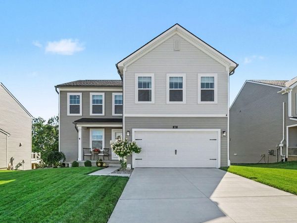 357 Sandhill Court, White Lake, MI 48386