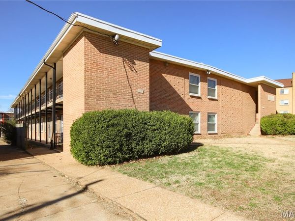 4770 Kings Drive , St Louis, MO 63116