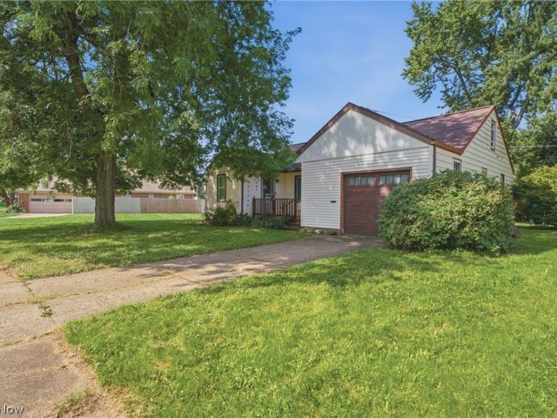 225 19th Street NE, Massillon, OH 44646 Photo 2