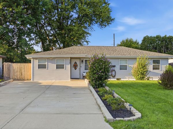 110 Marquette Road, MACHESNEY PARK, IL 61115