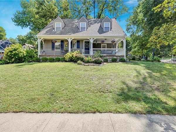 6811 Rockhill Road, Kansas City, MO 64131