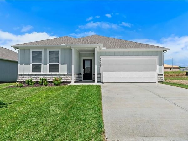 21335 Cleveland Street, Spring Hill, KS 66083