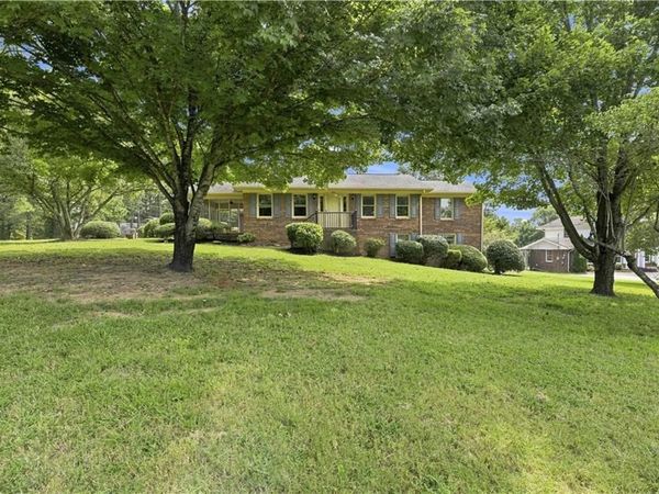 208 Woodland Circle SE, Calhoun, GA 30701