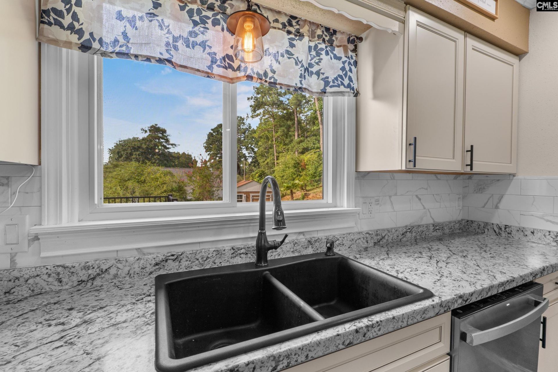 890 Pine Forest Trail  Photo 5