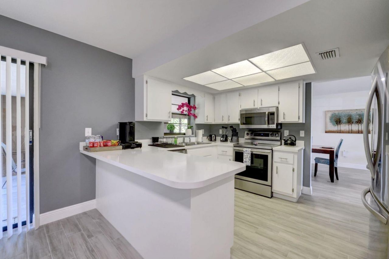 543 SE Greenway Terrace, Port Saint Lucie, FL 34983 Photo