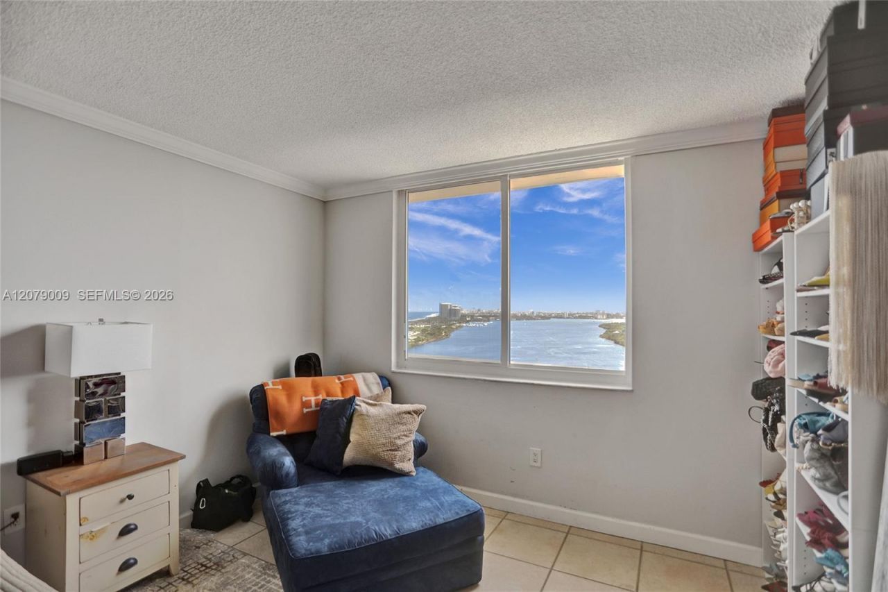 300 Bayview Dr, Unit PH10, Sunny Isles Beach, FL 33160 Photo