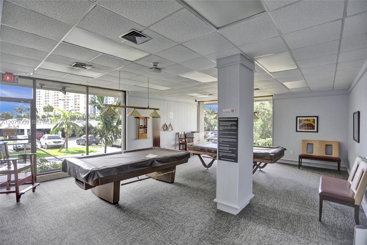 300 Bayview Dr, Unit PH10, Sunny Isles Beach, FL 33160 Photo