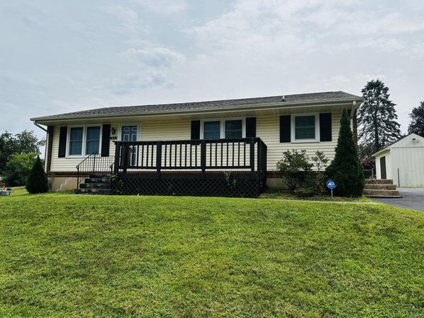 123 Hillview DR , Roanoke, VA 24019