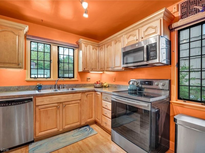 18126 Lomond Boulevard, Shaker Heights, OH 44122 Photo 18