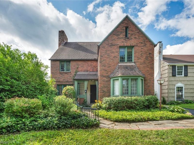 18126 Lomond Boulevard, Shaker Heights, OH 44122 Photo 2