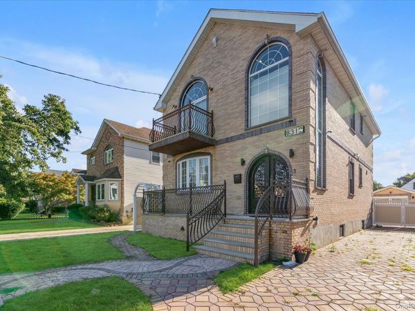 83-12 249th Street, Floral Park, NY 11004