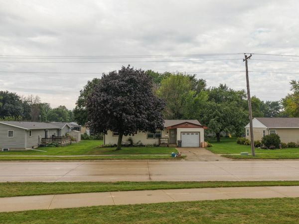1411 10Th Avenue E, Spencer, IA 51301