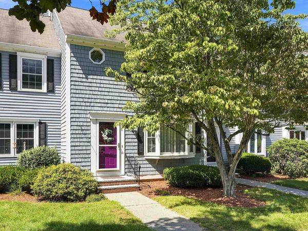 11 Meadowview Circle, Nashua, NH 03062