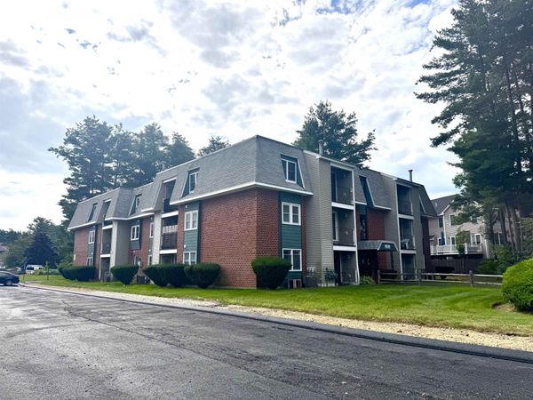 2 Roedean Drive, Unit A201, Nashua, NH 03063