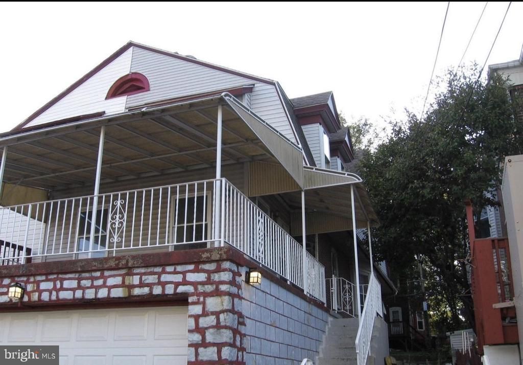14 PARK AVE, UPPER DARBY, PA 19082