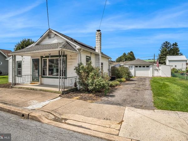 309 CHESTNUT STREET, MOUNT HOLLY SPRINGS, PA 17065