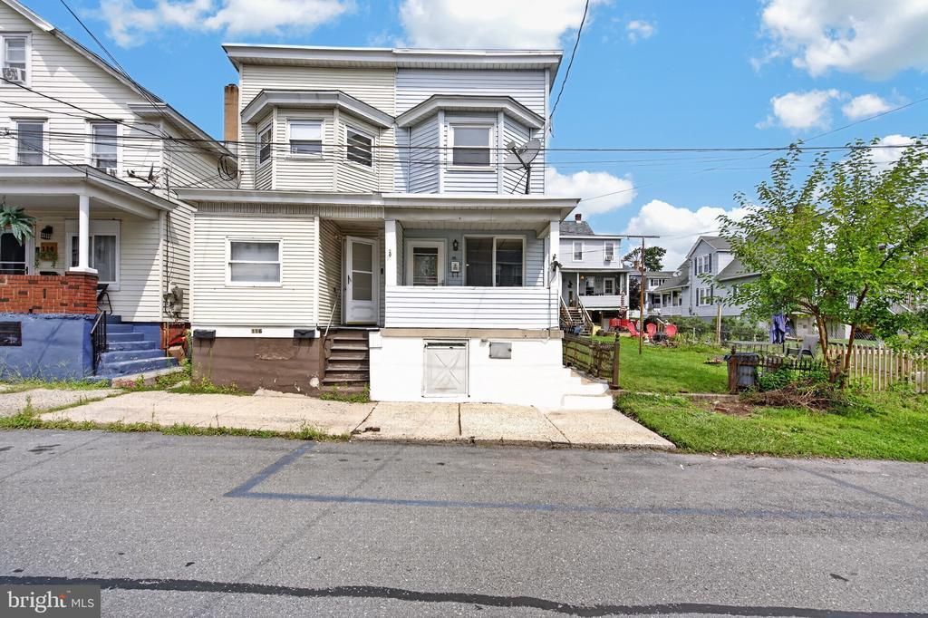 118 E AMIDON STREET , SUMMIT HILL, PA 18250