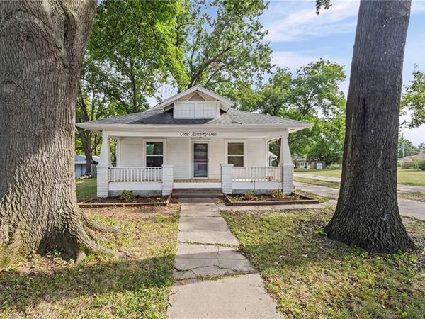 121 Mill Street, Neodesha, KS 66757
