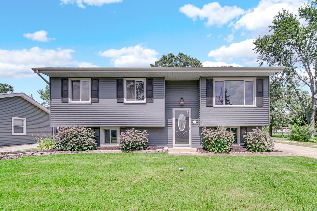 6490 W 129th Avenue, Cedar Lake, IN 46303 Main Photo