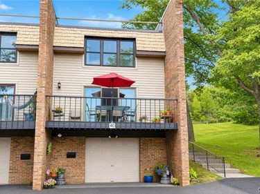 40 Chestnut, New Hartford, NY 13413