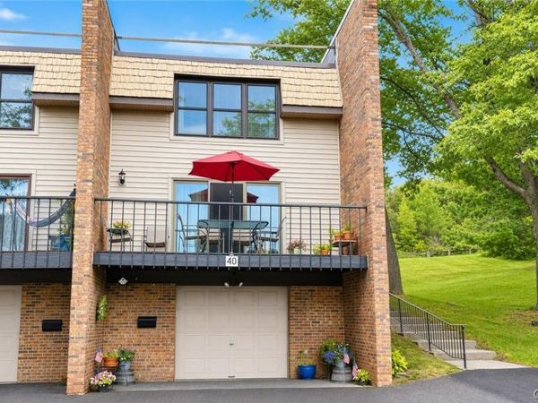 40 Chestnut, New Hartford, NY 13413