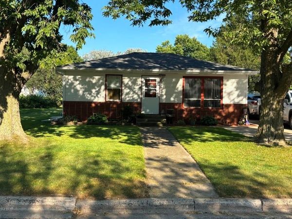 128 S Morrison Avenue , Jackson, MN 56143