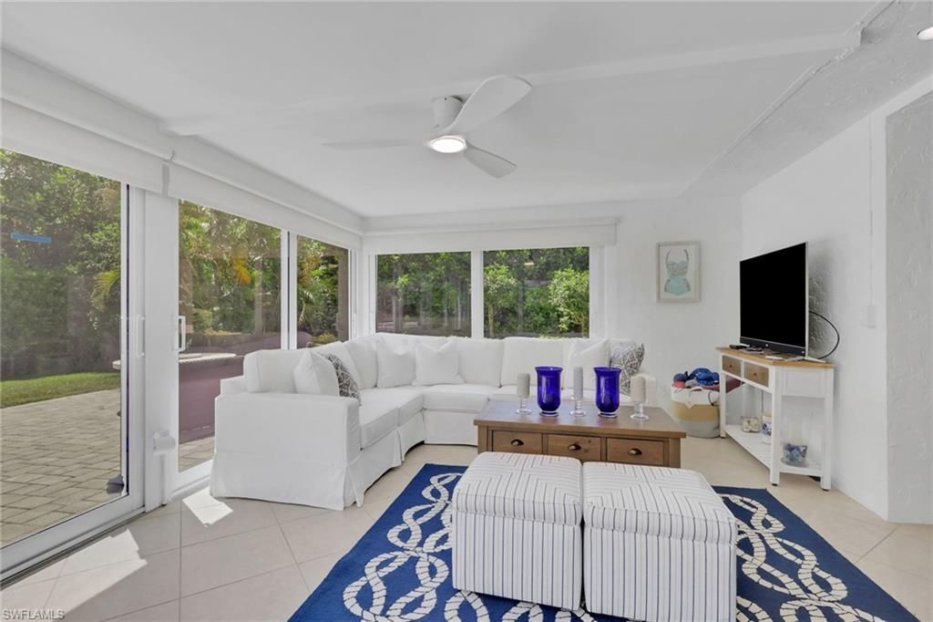 437 Fox Den Cir, Naples, FL 34104 Photo
