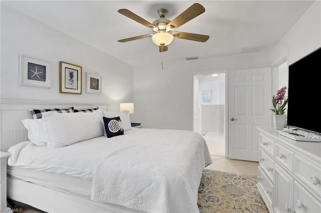 437 Fox Den Cir, Naples, FL 34104 Photo