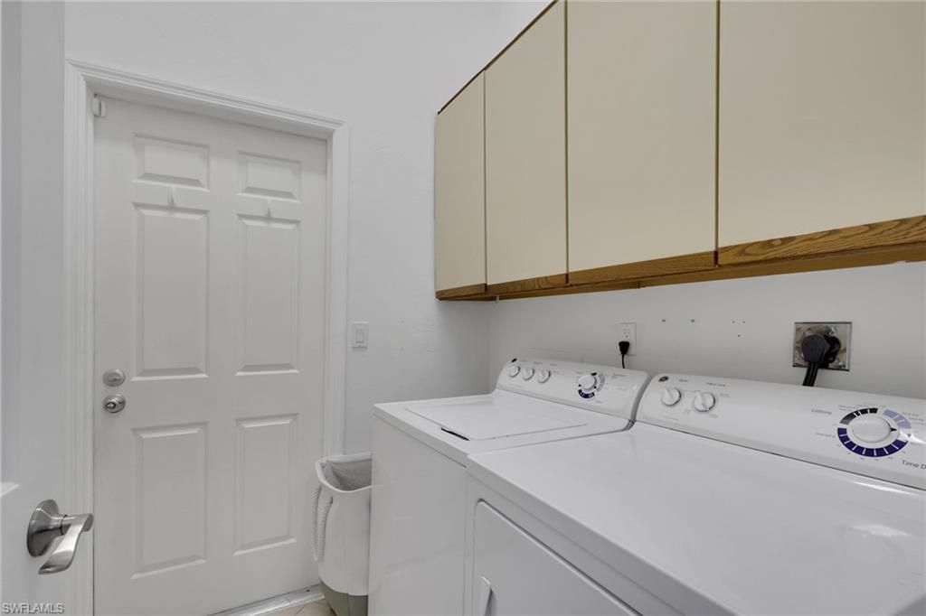 437 Fox Den Cir, Naples, FL 34104 Photo