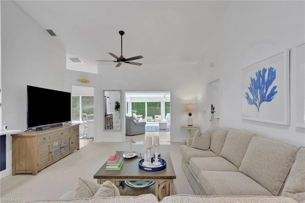 437 Fox Den Cir, Naples, FL 34104 Photo