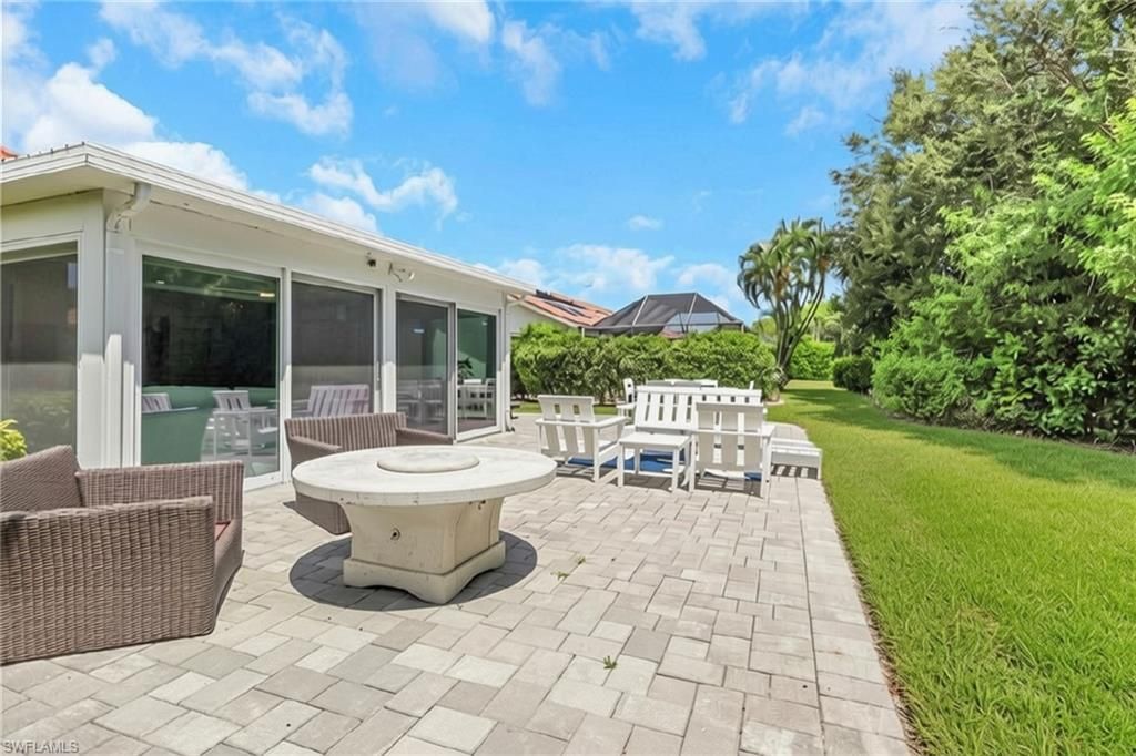 437 Fox Den Cir, Naples, FL 34104 Photo