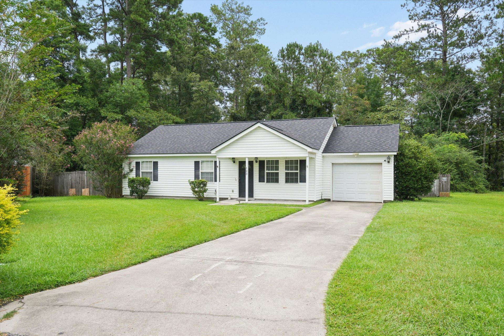 123 Giles Drive Photo 1