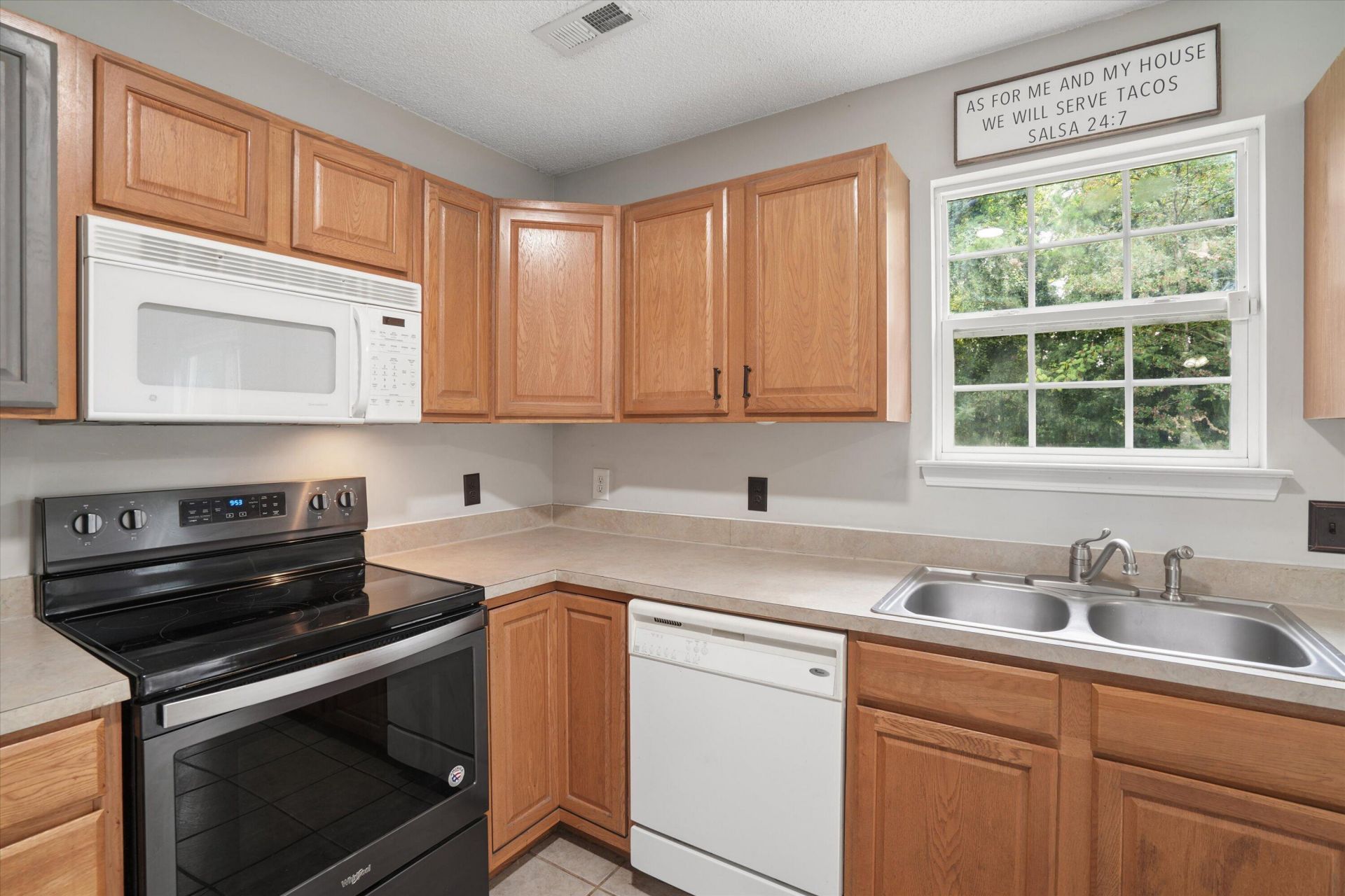 123 Giles Drive Photo 12