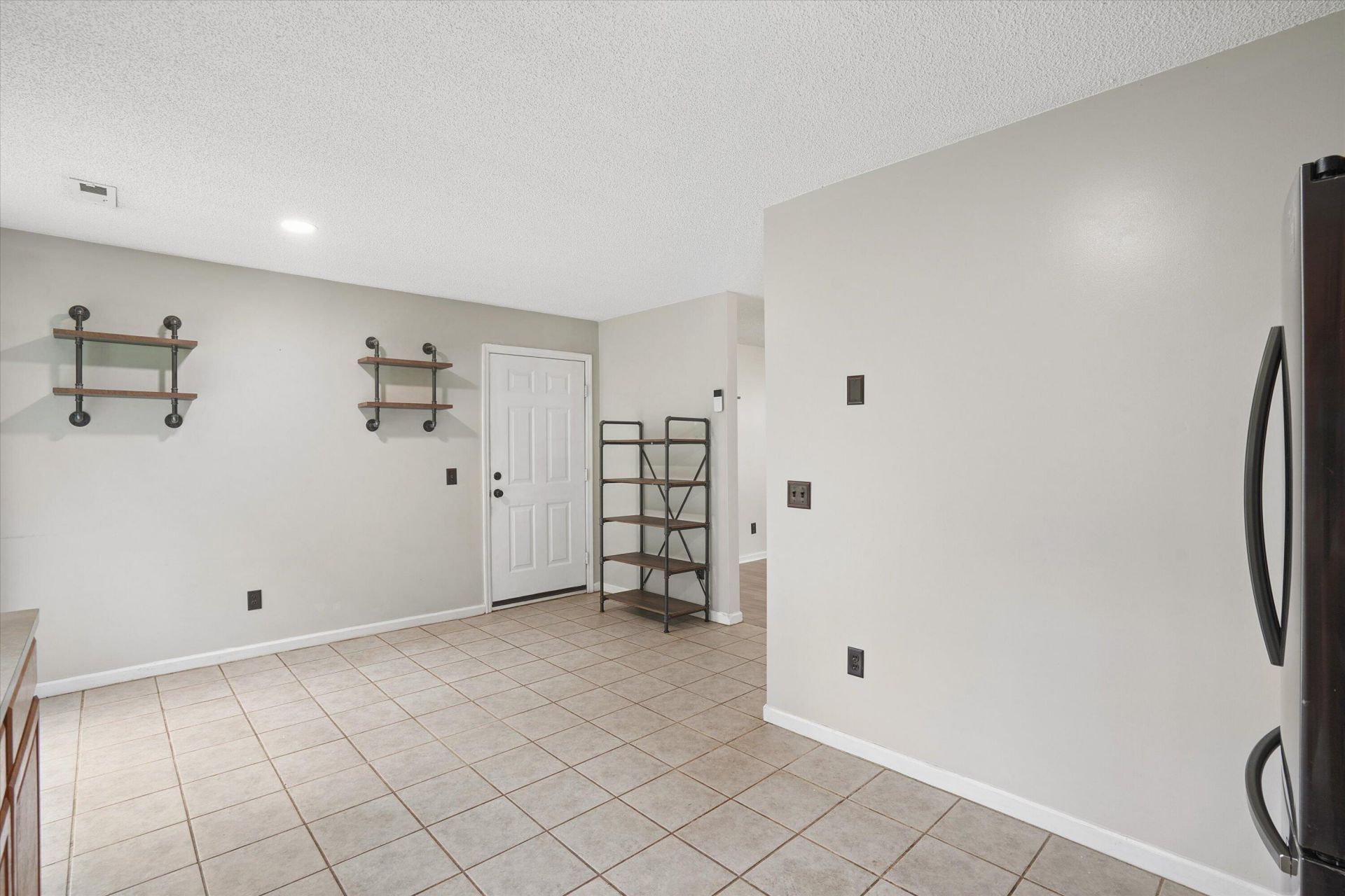 123 Giles Drive Photo 13