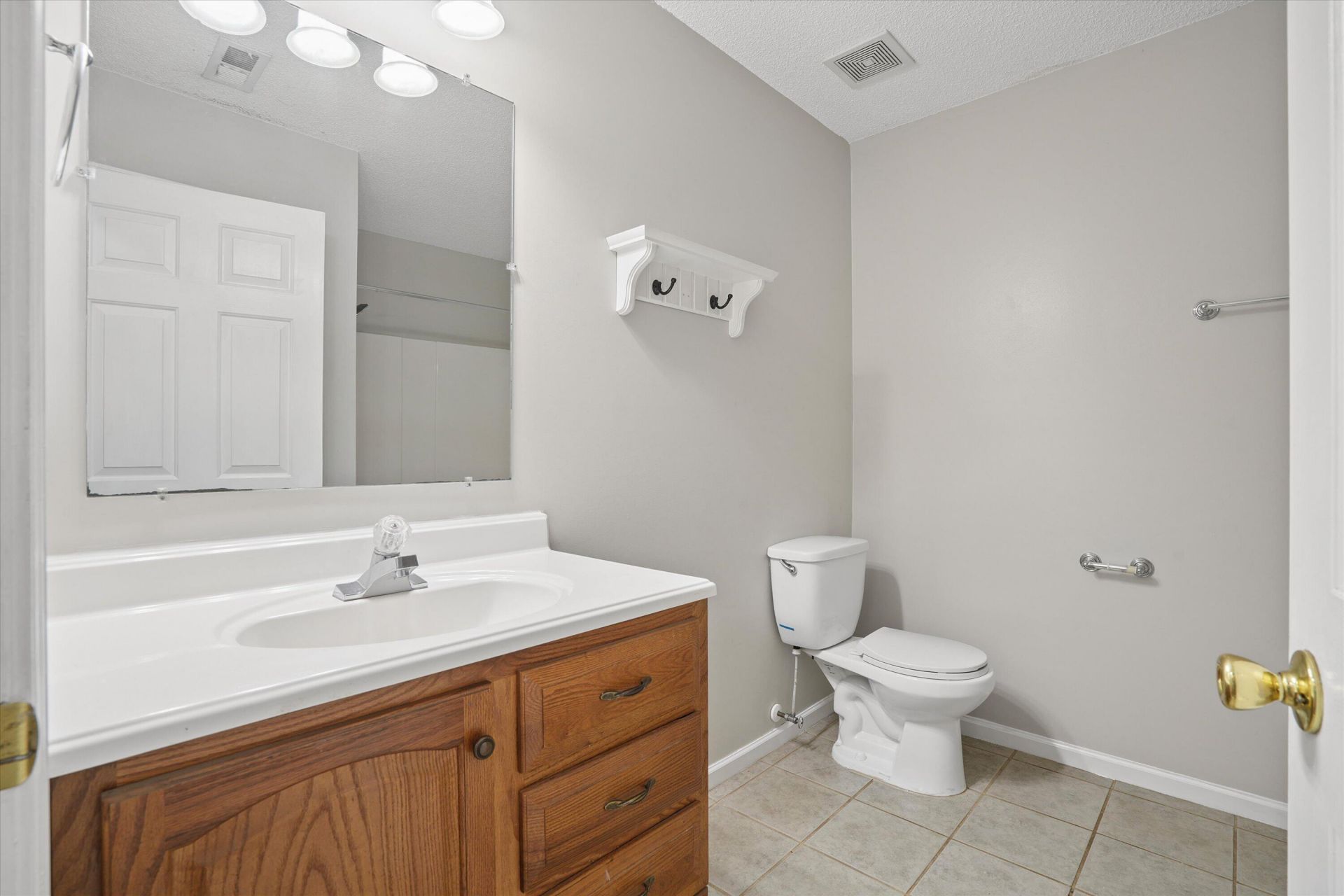 123 Giles Drive Photo 15