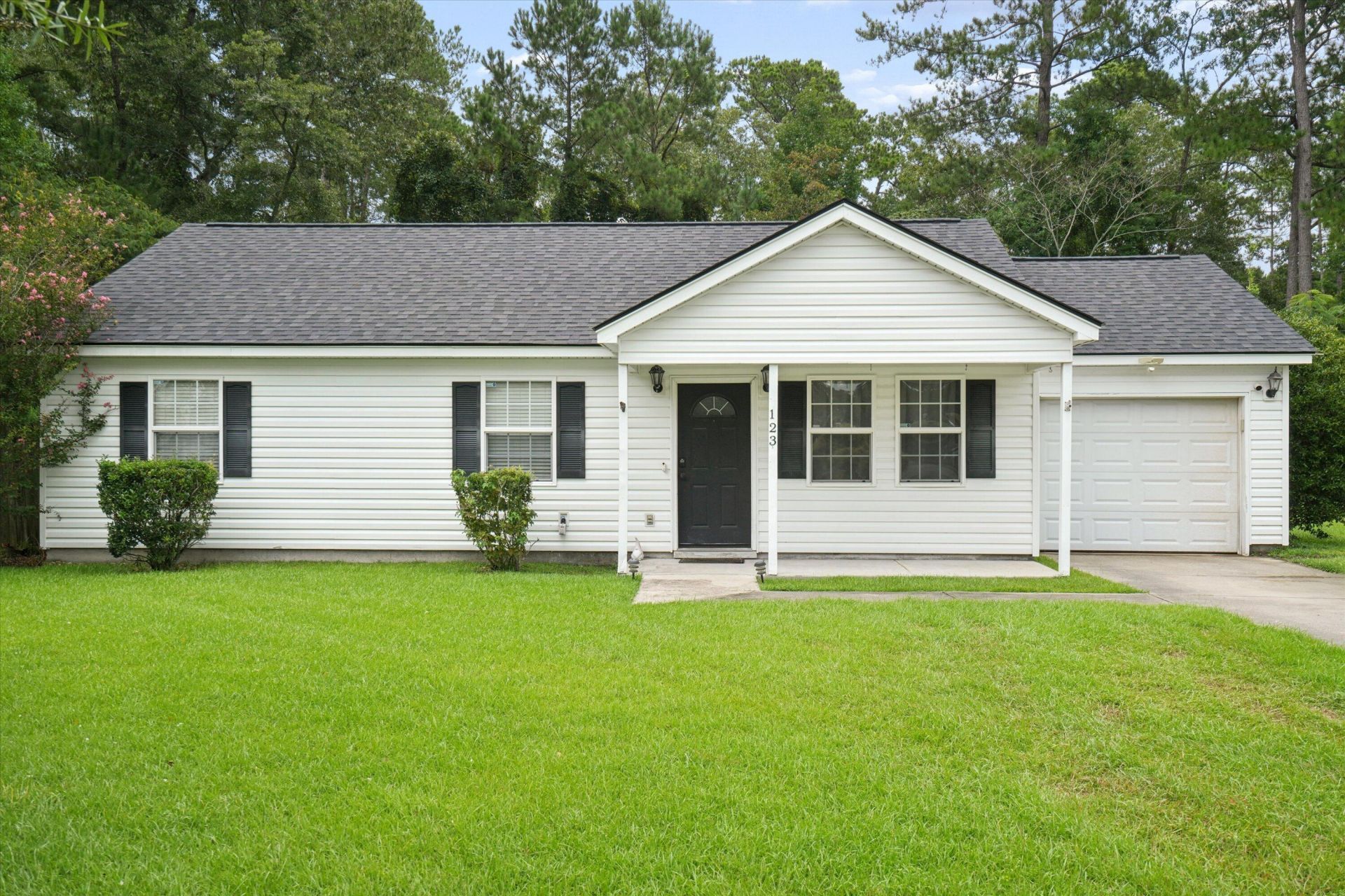 123 Giles Drive Photo 2