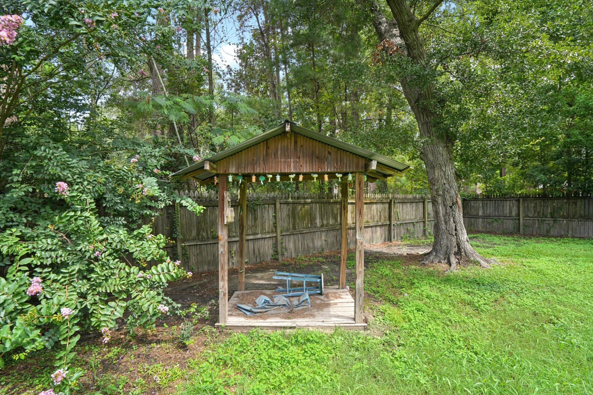123 Giles Drive Photo 26