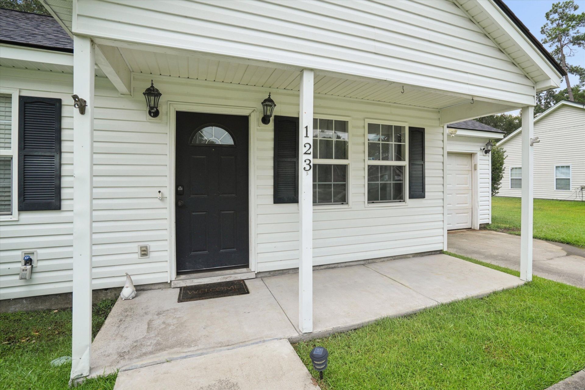 123 Giles Drive Photo 3