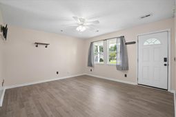123 Giles Drive photo 4