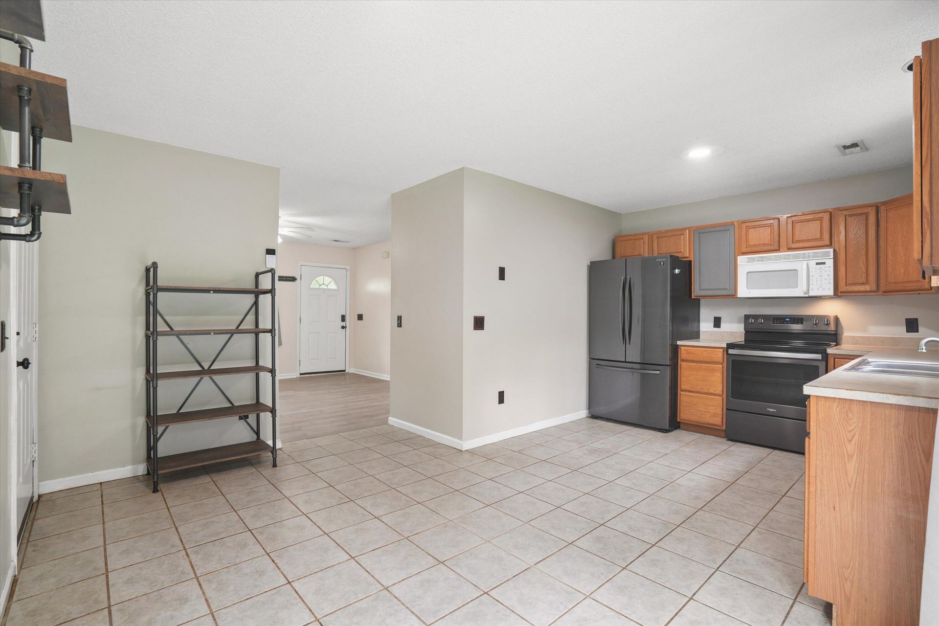 123 Giles Drive Photo 9