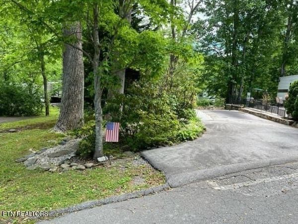 4224 E Parkway Pkwy, Unit 273, Gatlinburg, TN 37738