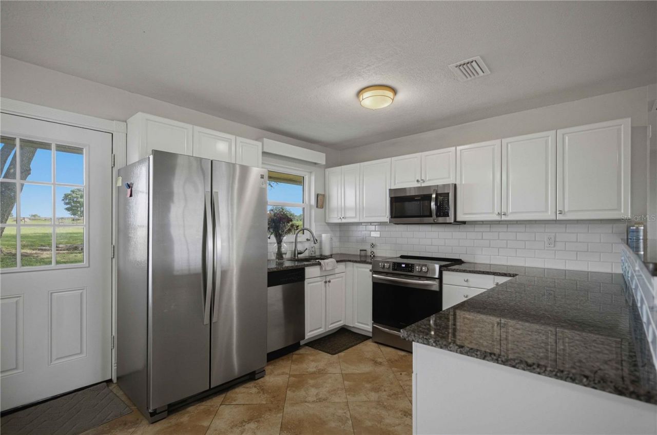 22241 NW 6th Street, Dunnellon, FL 34431 Photo